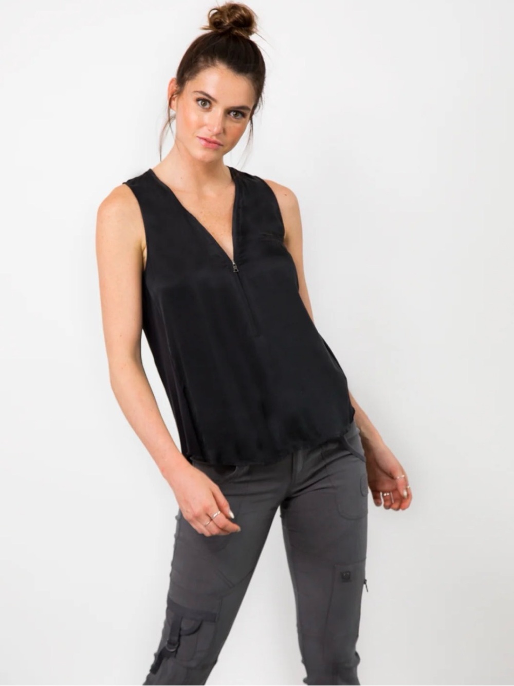 Go> by GoSilk line ICONIC go zippy tank luxe zip front Sz M